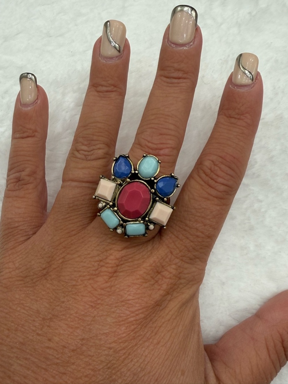 Avon Vintage Diva Statement Ring Sz 8 Colorful Chunky Cream Pink Blue Gold Tone